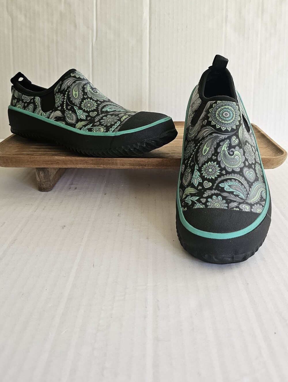 Western Chief Step In Rain Garden Shoes Size 7 Black Blue Paisley Waterproof